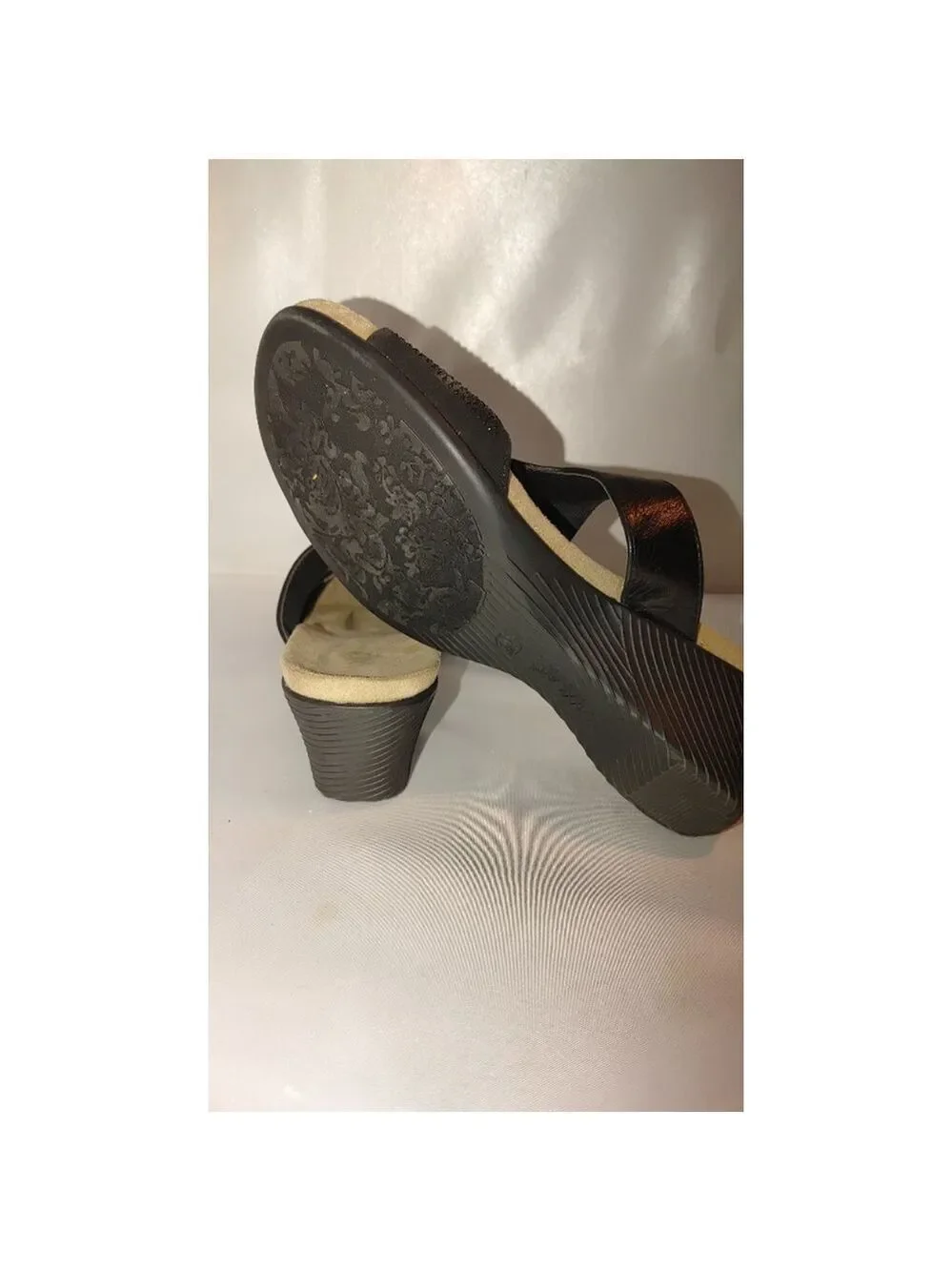 Axxiom Arika Sandals Size 9M
